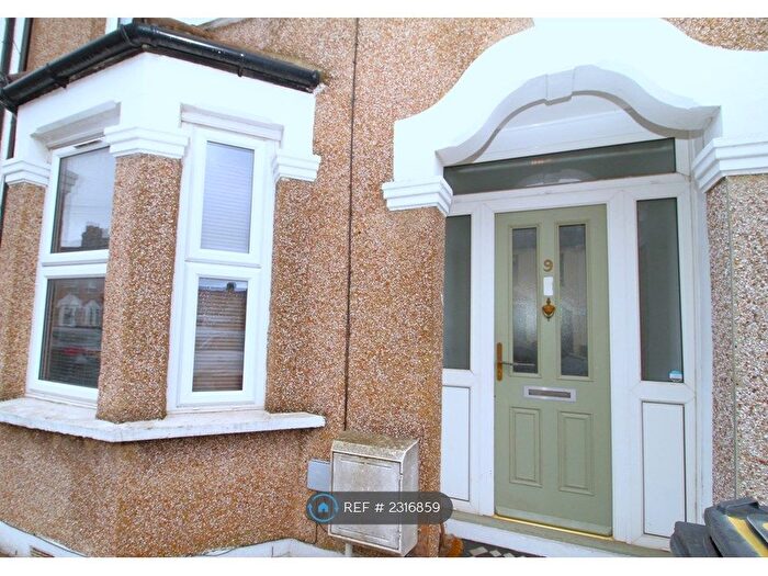 3 Bedroom Terraced House To Rent In Durham Road, Dagenham, RM10