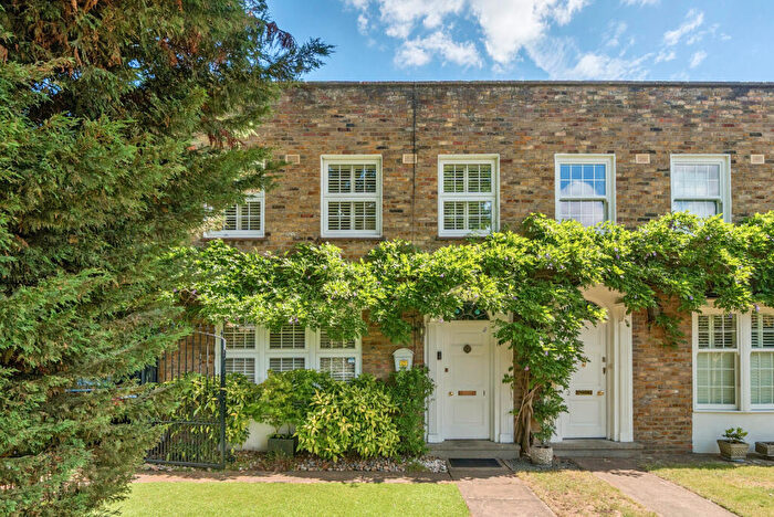 3 Bedroom End Of Terrace House For Sale In Culverden Terrace, Oatlands Drive, Weybridge, KT13