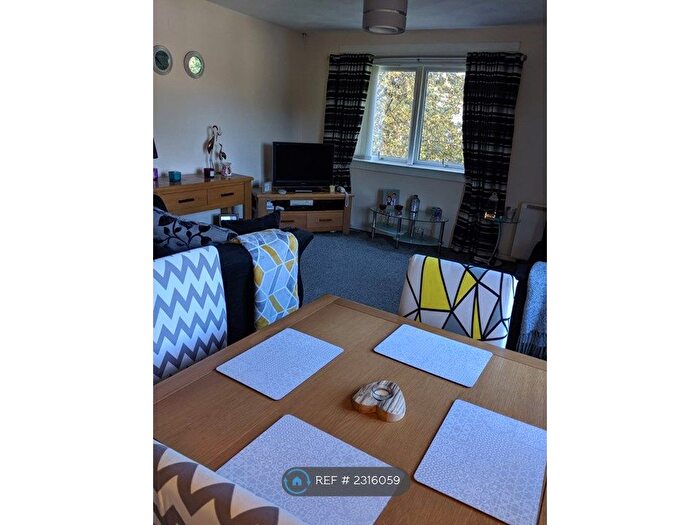 2 Bedroom Maisonette To Rent In Maggieswood Loan, Falkirk, FK1