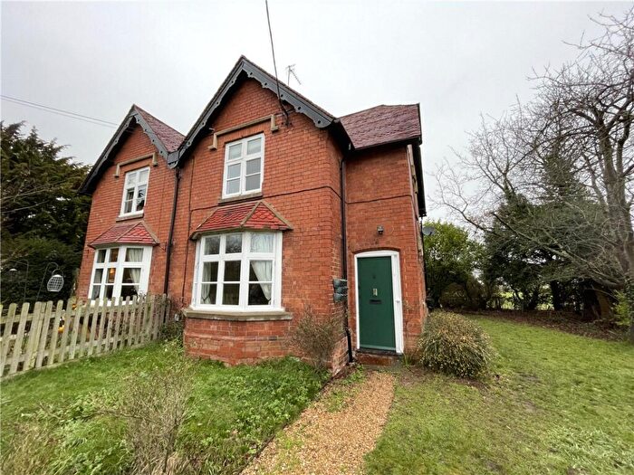 Semi Detached House To Rent In Walton, Warwick, Warwickshire, CV35