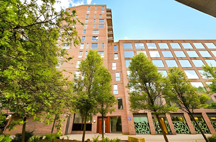 1 Bedroom Apartment For Sale In Connaught Heights, Agnes George Walk, London, E16
