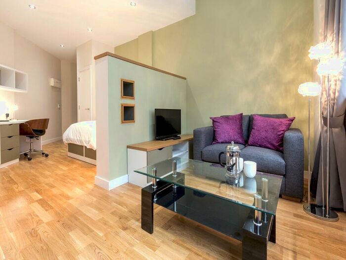 Apartment To Rent In Apt, Q Two Residence #, LS1