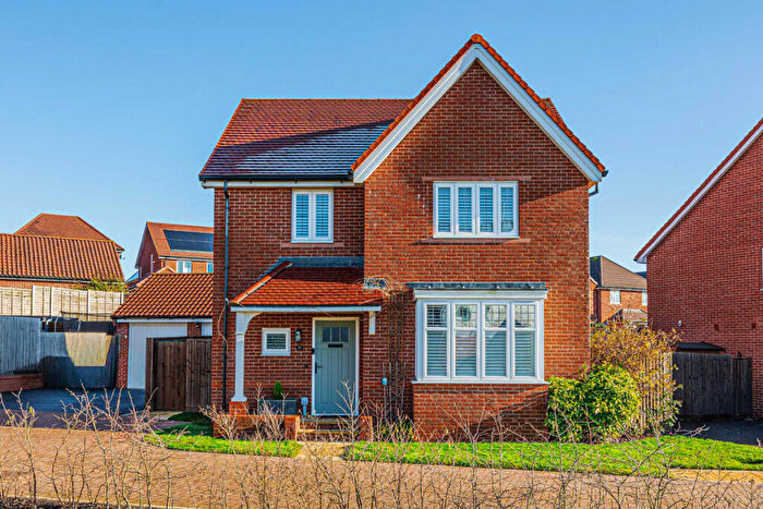 4 Bedroom Detached House For Sale In Nicholas Walk, Rayleigh, SS6
