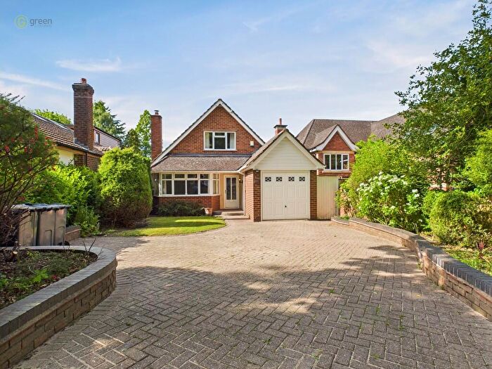 3 Bedroom Detached House For Sale In Edge Hill Road, Four Oaks, B74