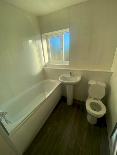 2 Bedroom Flat To Rent In Close House, Bishop Auckland DL14