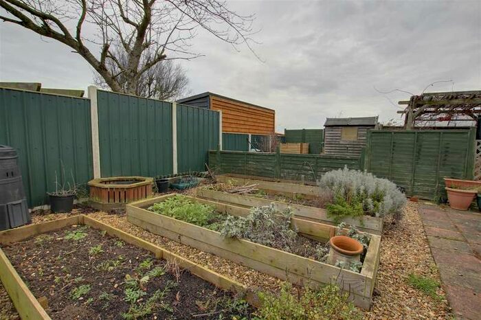 2 Bedroom Detached Bungalow For Sale In Station Road, Willoughby, LN13