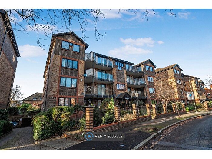 2 Bedroom Flat To Rent In Blyth Wood Park, Bromley, BR1