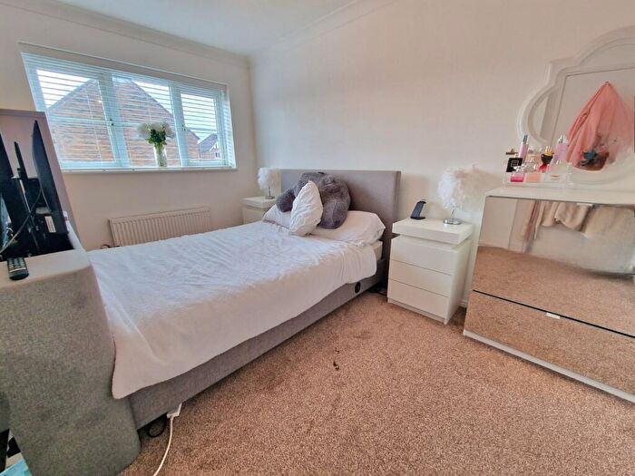 3 Bedroom End Of Terrace House For Sale In Hatters Court, Bedworth, Warwickshire, CV12