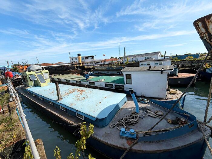 1 Bedroom Houseboat For Sale In Vicarage Lane, Hoo, Rochester, ME3