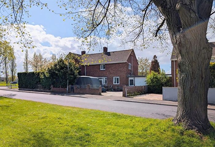 3 Bedroom Semi Detached House For Sale In Scott Avenue, Gloucester, GL2