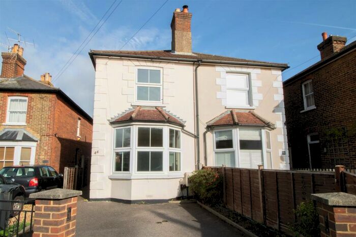 2 Bedroom Semi-Detached House To Rent In Josephs Road, Guildford, GU1