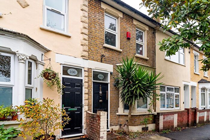 2 Bedroom Terraced House For Sale In Stratford, E15
