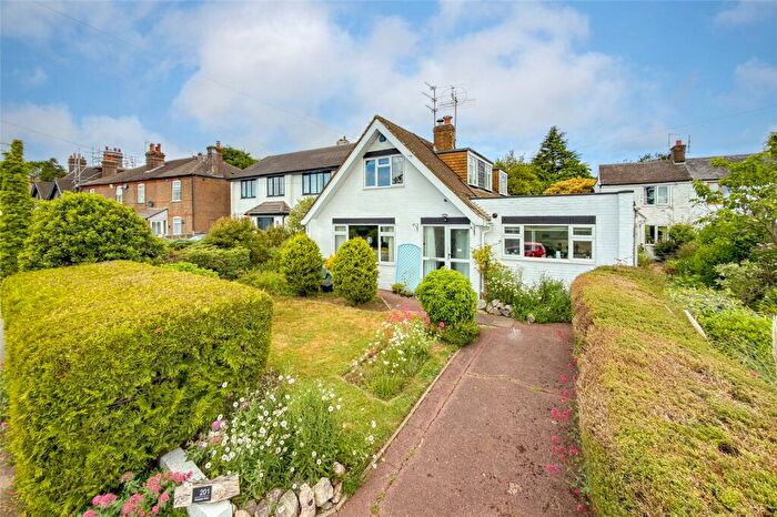 4 Bedroom Detached House For Sale In Woodside Road, Woodside, Bedfordshire, LU1