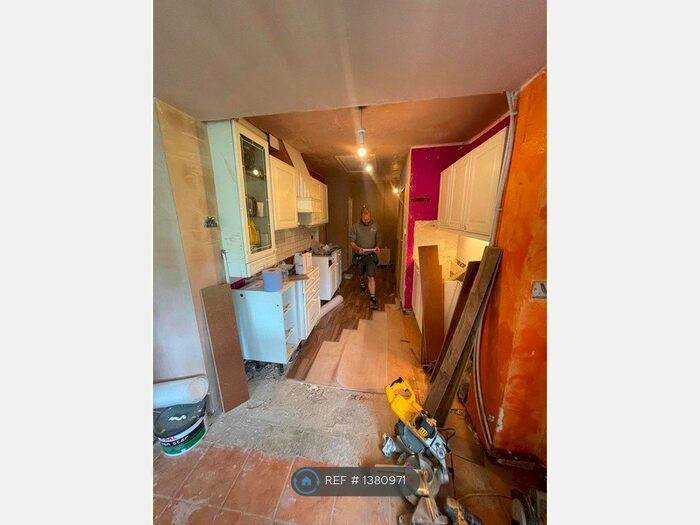 3 Bedroom Semi-Detached House To Rent In The Bungalow Reading Road, Chineham, RG24