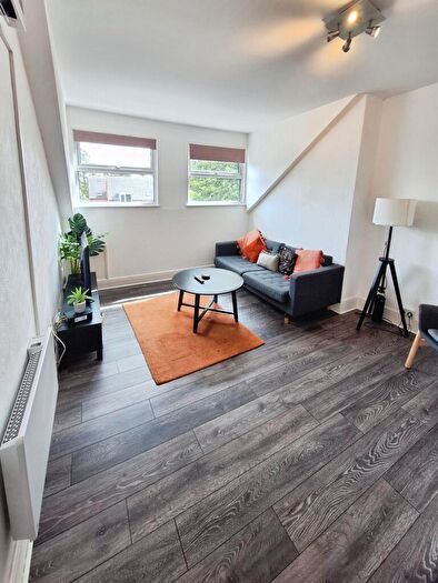 2 Bedroom Flat To Rent In Loughborough Road, West Bridgford, NG2