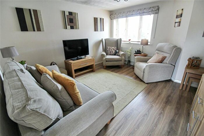 3 Bedroom End Of Terrace House For Sale In Gamekeepers Close, Swindon, Wiltshire, SN25