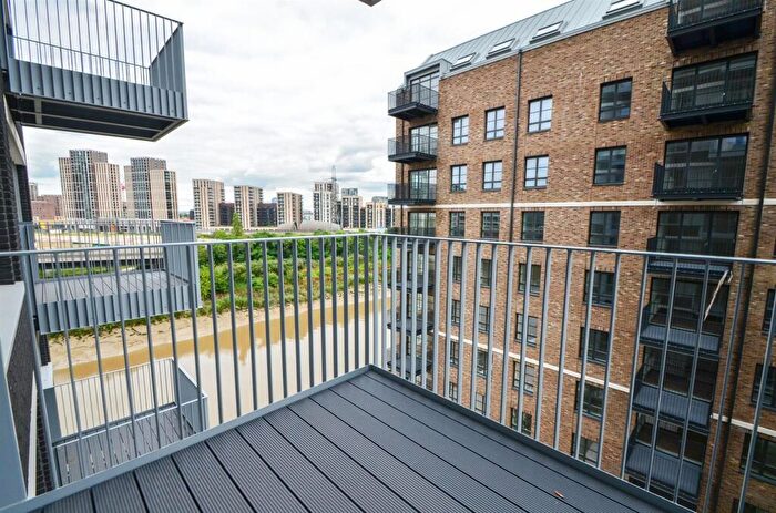 Studio To Rent In Goodluck Hope Walk, London, E14