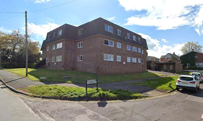 2 Bedroom Flat For Sale In Winifred Road, Waterlooville, Hampshire, PO7