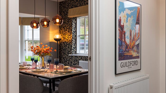4 Bedroom Property For Sale In Old Portsmouth Road, Guildford, GU3
