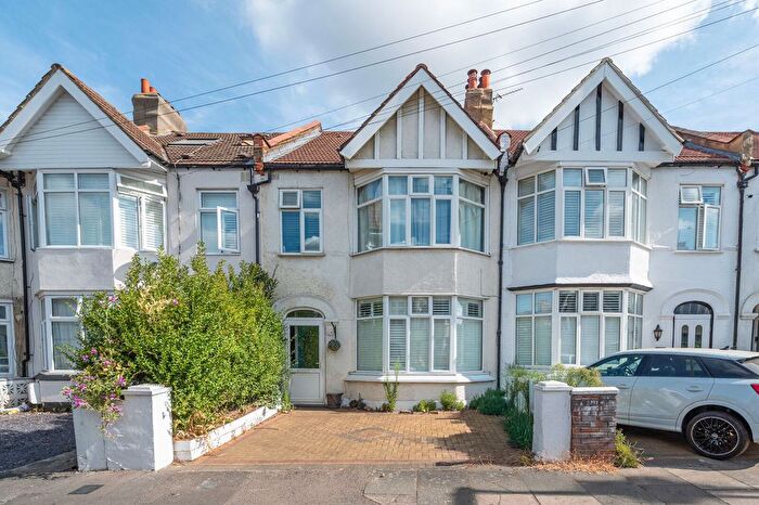 4 Bedroom Terraced House To Rent In Park Avenue, Mitcham, CR4