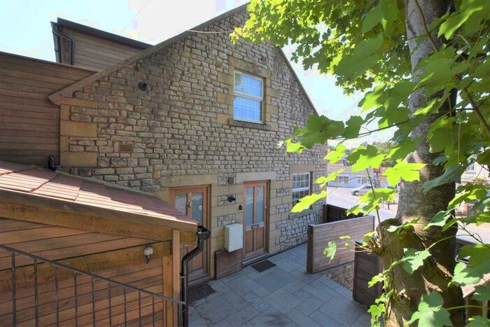 1 Bedroom Flat To Rent In Market Place, Radstock, BA3