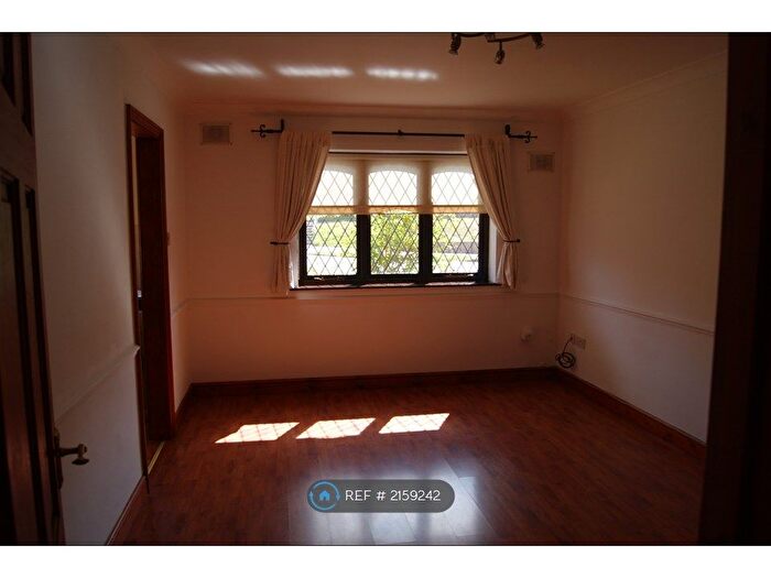 2 Bedroom Flat To Rent In Tring Road, Wendover, HP22