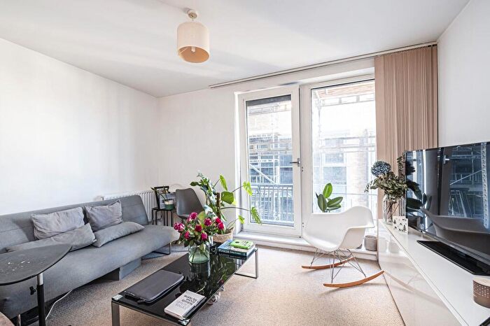 1 Bedroom Flat To Rent In Gaumont Tower, Hackney, London, E8