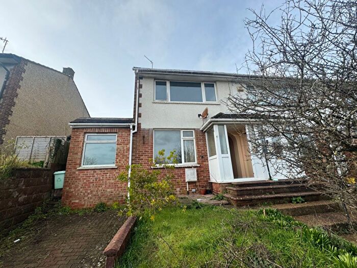 2 Bedroom Semi-Detached House For Sale In Dean Gardens, Portslade, Brighton, BN41