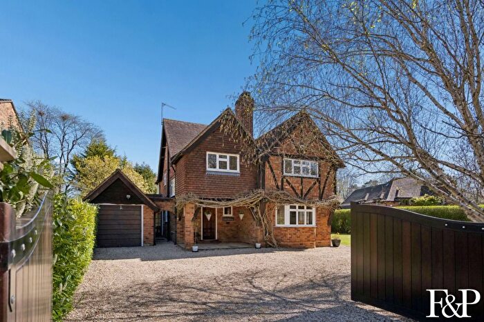 4 Bedroom Detached House For Sale In Upway, Chalfont Heights, SL9