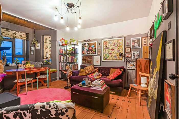 1 Bedroom Flat For Sale In Cowley Road, London, /, SW9