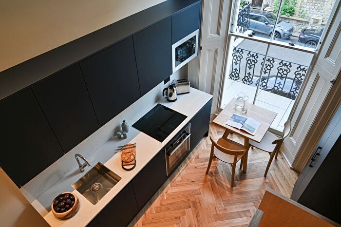 Studio To Rent In St. Stephens Crescent, London, W2