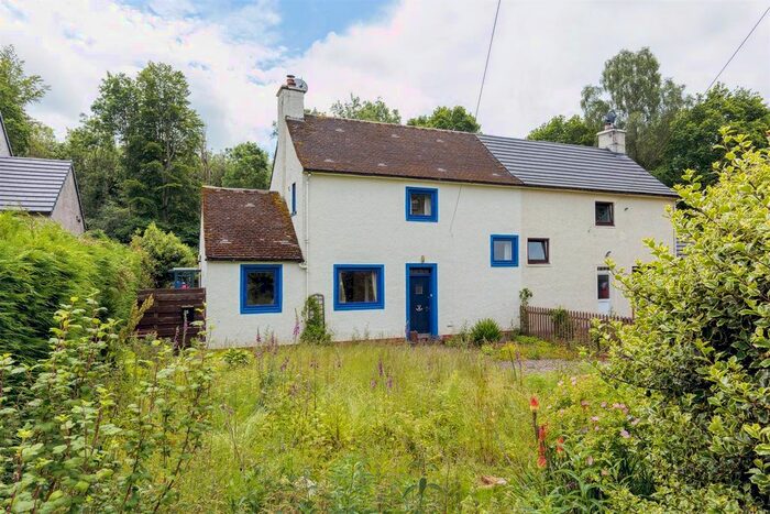 3 Bedroom Semi-Detached House For Sale In Oakwood Hallyburton, Coupar Angus, PH13