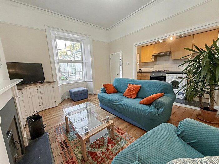 1 Bedroom Flat For Sale In Woodlane Crescent, Falmouth, TR11