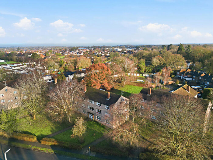 2 Bedroom Apartment For Sale In Frobisher Road, St. Albans, AL1