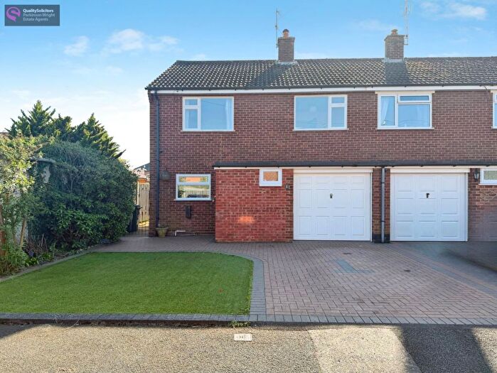 3 Bedroom Semi Detached House For Sale In The Mead, Worcester, WR2
