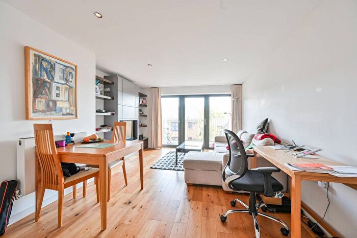 1 Bedroom Flat For Sale In Patmos Road, Oval, London, SW9