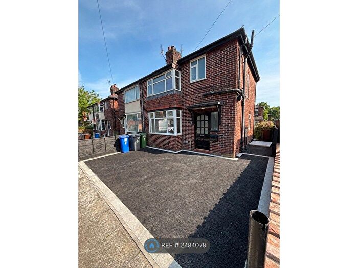 3 Bedroom Semi-Detached House To Rent In Ash Grove, Manchester, M43