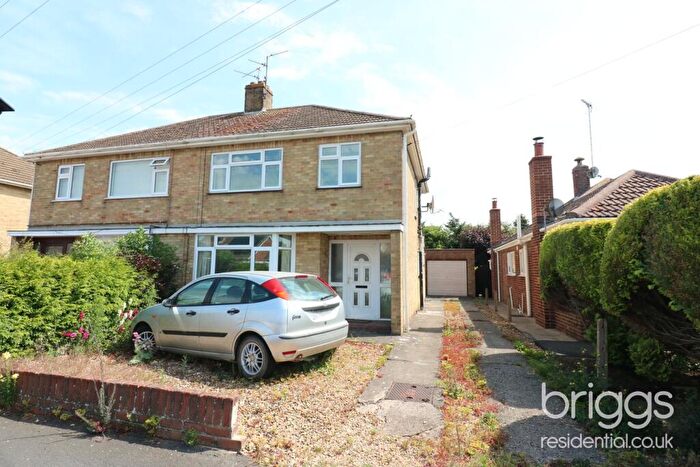 3 Bedroom Semi-Detached House For Sale In Castle Drive, Northborough, Market Deeping, PE6