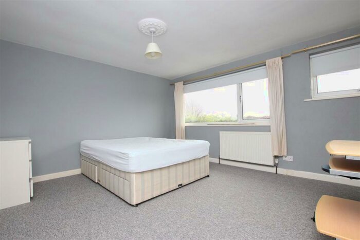 5 Bedroom House To Rent In Stanway Close, Bath, BA2