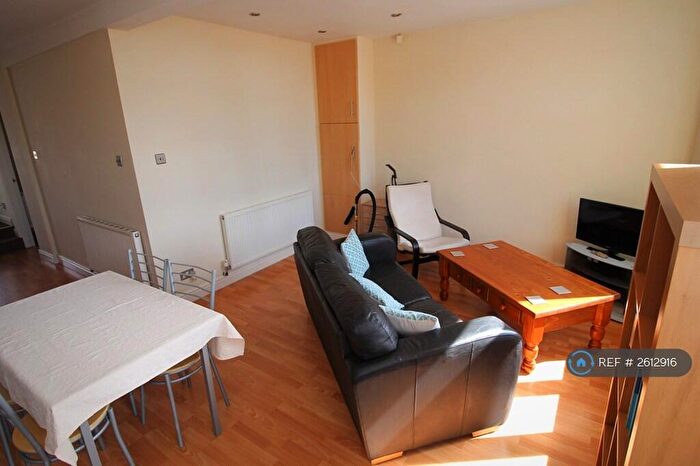 1 Bedroom Flat To Rent In Chapeltown, Pudsey, LS28