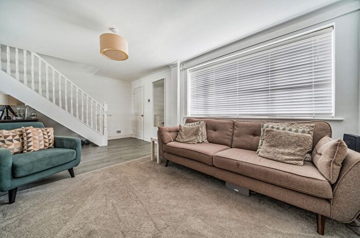 3 Bedroom End Of Terrace House For Sale In Heather Gardens, Fareham, Hampshire, PO15