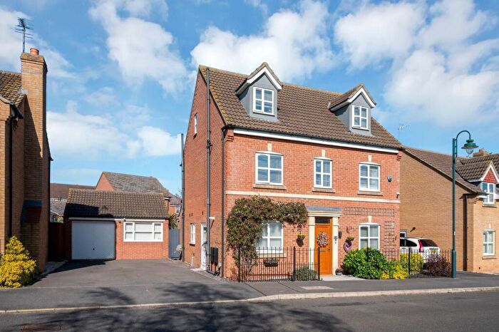 4 Bedroom Detached House For Sale In Shore View, Hampton Hargate, PE7