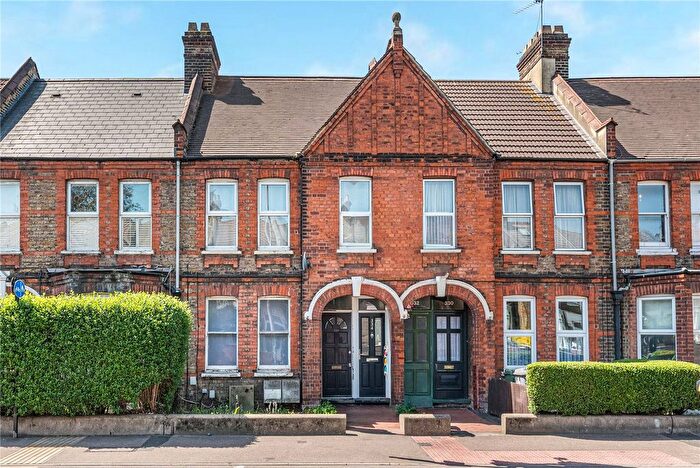 2 Bedroom Flat For Sale In Markhouse Road, Walthamstow, London, E17