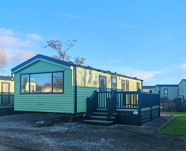 2 Bedroom Lodge For Sale In Levens, Kendal, LA8