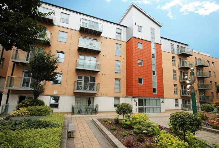 1 Bedroom Flat To Rent In Queen Mary Avenue, London, E18