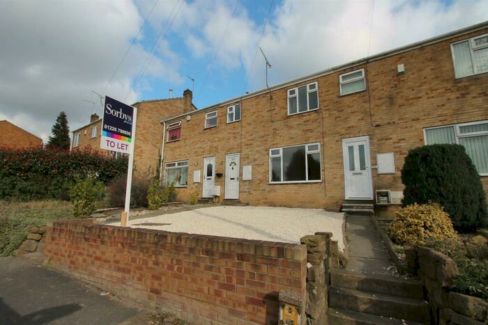 3 Bedroom Town House To Rent In Carlton Road, Carlton, Barnsley, S71
