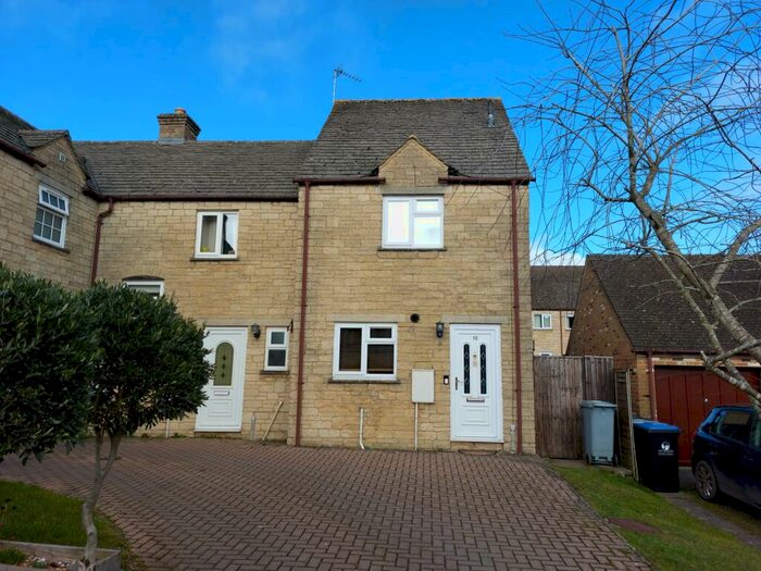 2 Bedroom Semi-Detached House To Rent In Rissington Drive, Witney, Oxfordshire, OX28