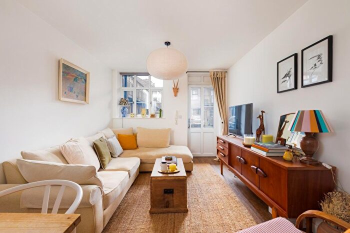 2 Bedroom Flat For Sale In Beaconsfield Road, St George, BS5