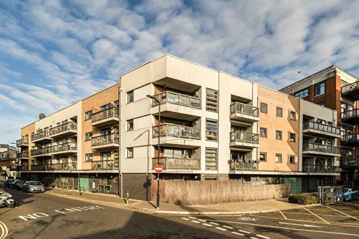 2 Bedroom Flat To Rent In Warple Way, London, W3