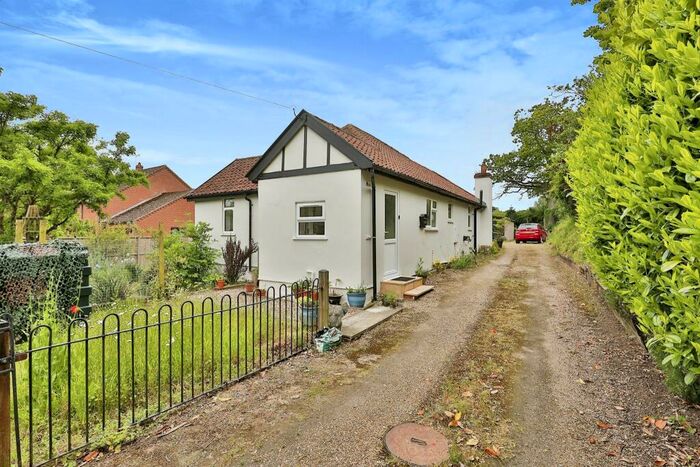 2 Bedroom Detached Bungalow For Sale In Bridge Street, Gressenhall, Dereham, NR20